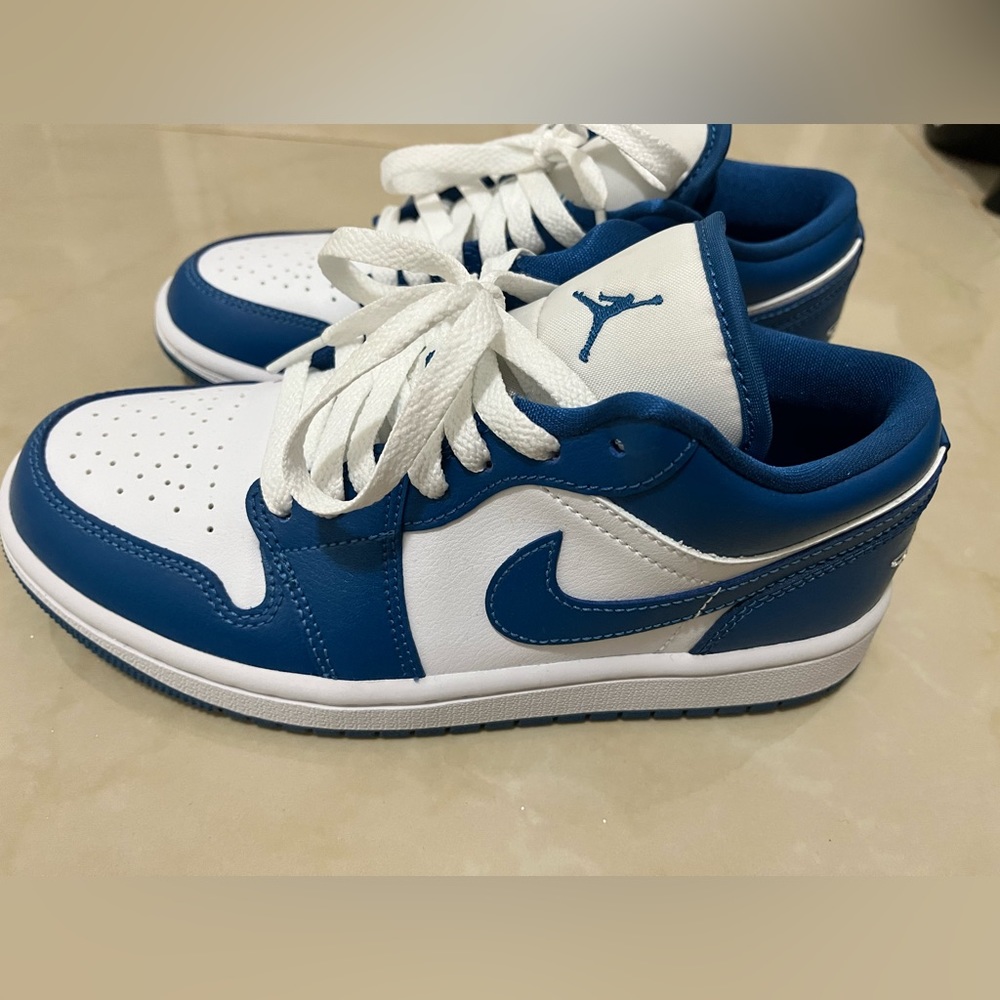 Nike Air Jordan low 4.5y- 6 woman Marina Blue